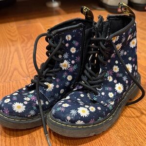 Dr. Marten Floral Lace-Up Boots - youth us 13